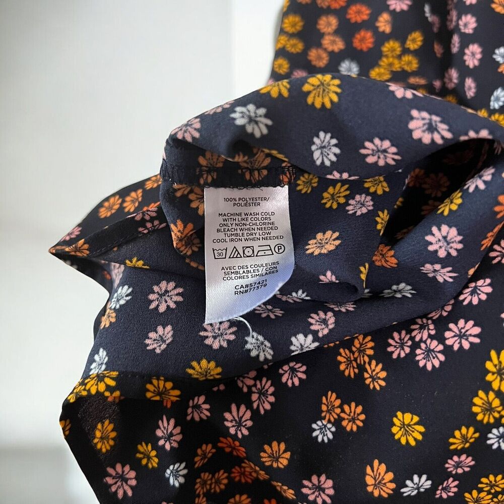 Loft Retro Floral Daisy Ruffle Adjustable Spaghetti Strap Navy Cami Size Small - Picture 9 of 11
